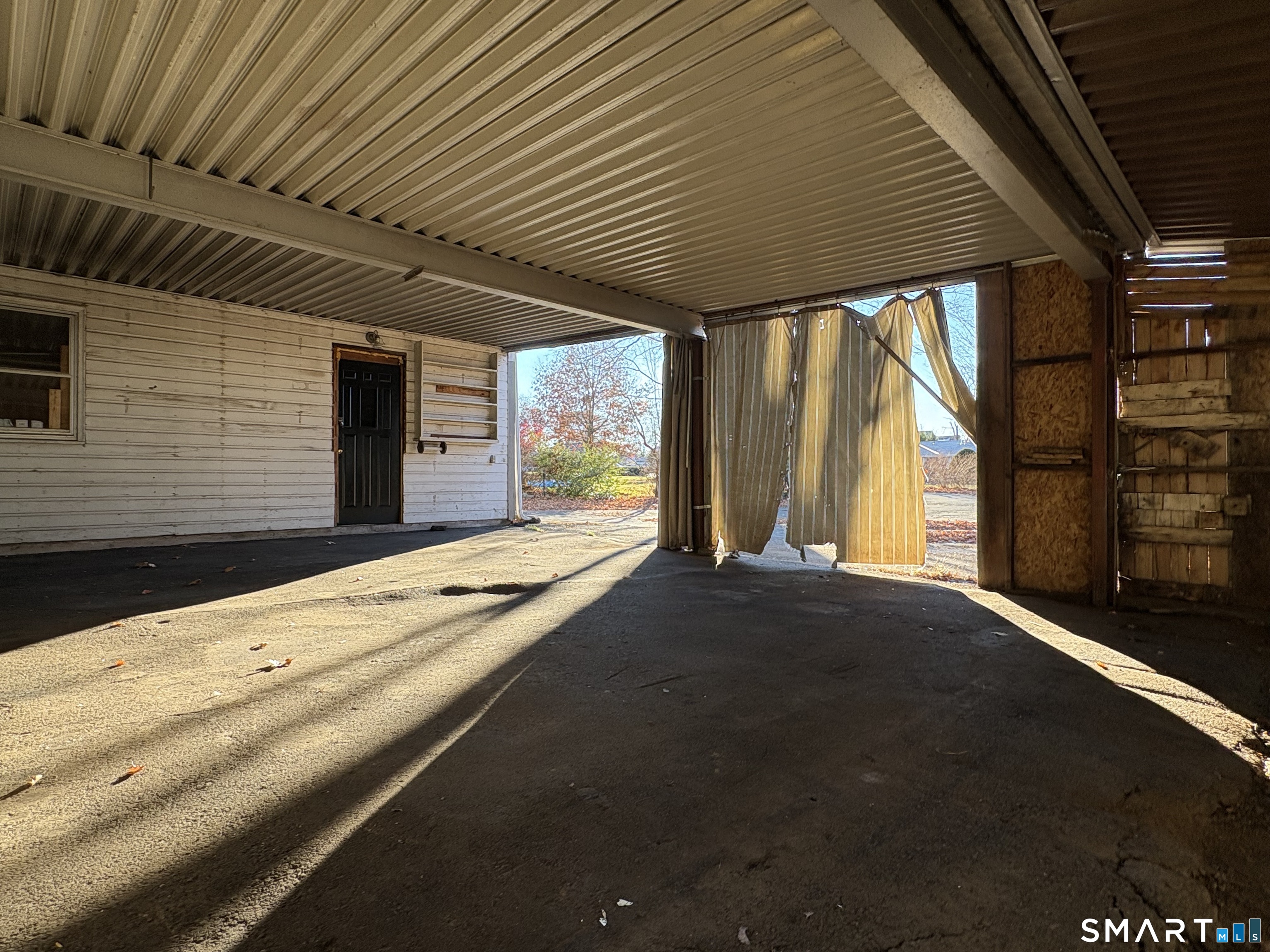 199 West Center Street, Unit BACK Manchester, CT 06040 - Photo 4 of 9 a view of an house with backyard