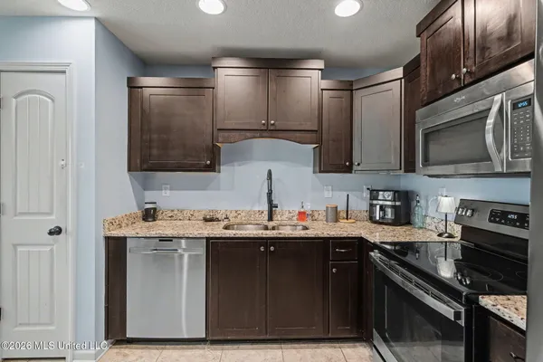 $334,900 | 2065 Owl Wing Place, Nesbit, MS 38651