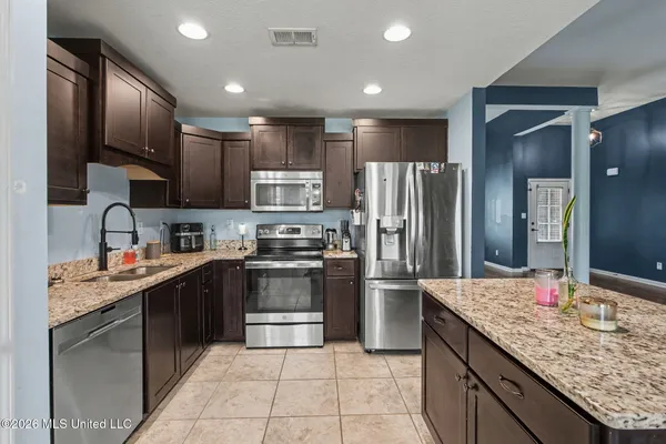 $329,900 | 2065 Owl Wing Place, Nesbit, MS 38651