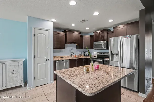 $334,900 | 2065 Owl Wing Place, Nesbit, MS 38651