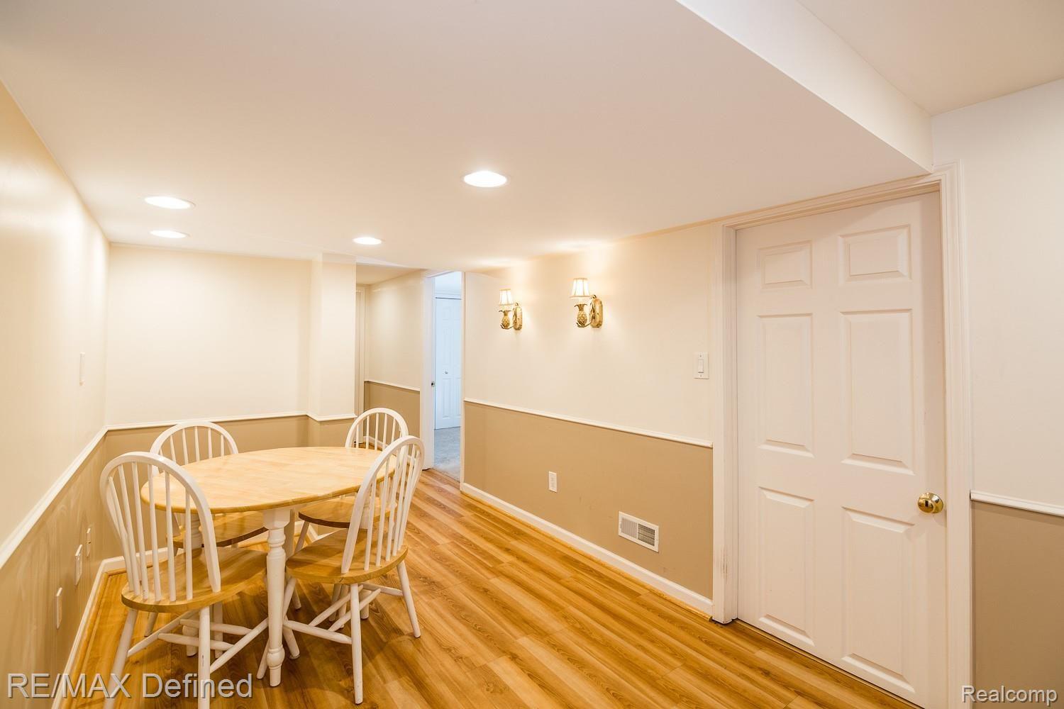 228 North Hill Circle Rochester, MI 48307 - Photo 24 of 43 228 N Hill Cir (48).jpg