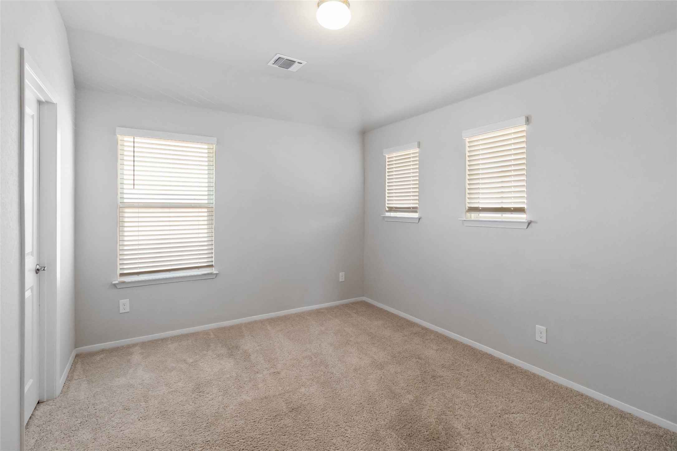 5613 Respinto Drive Austin, TX 78747 - Photo 23 of 38 an empty room with a window