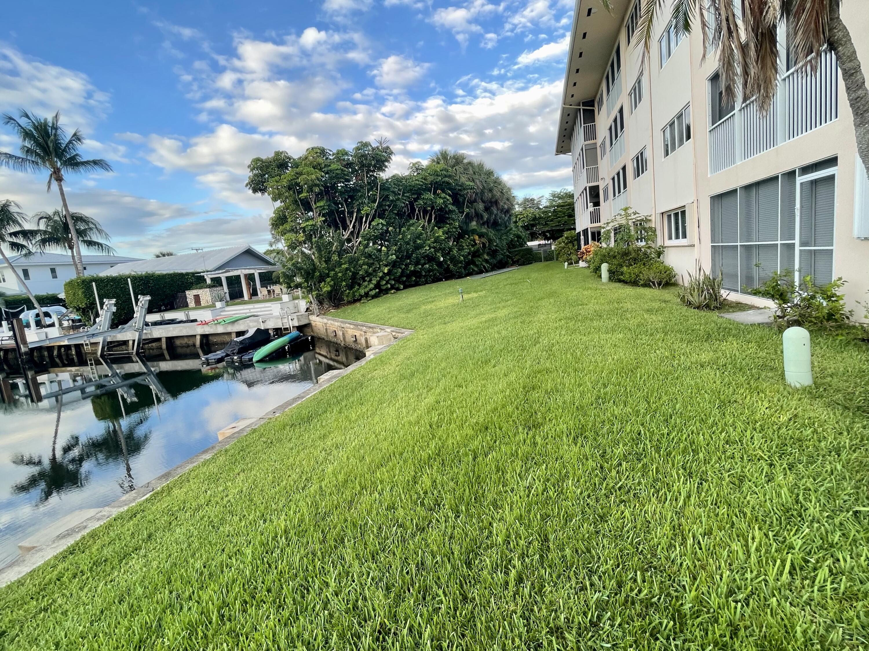 698 Northeast Spanish River, Unit 12 Boca Raton, FL 33431 - Photo 18 of 20 133E1CFF-8BA1-4FB7-8D1F-1BFAF8E553DE