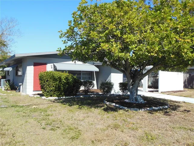 $2,000 | 2204 20th Avenue West, Bradenton, FL 34205