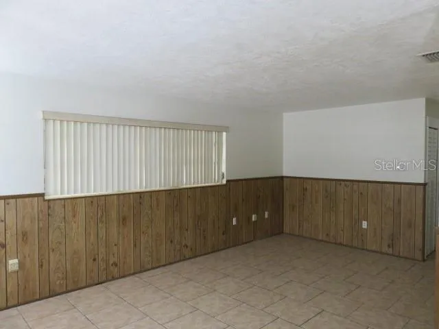 $2,000 | 2204 20th Avenue West, Bradenton, FL 34205