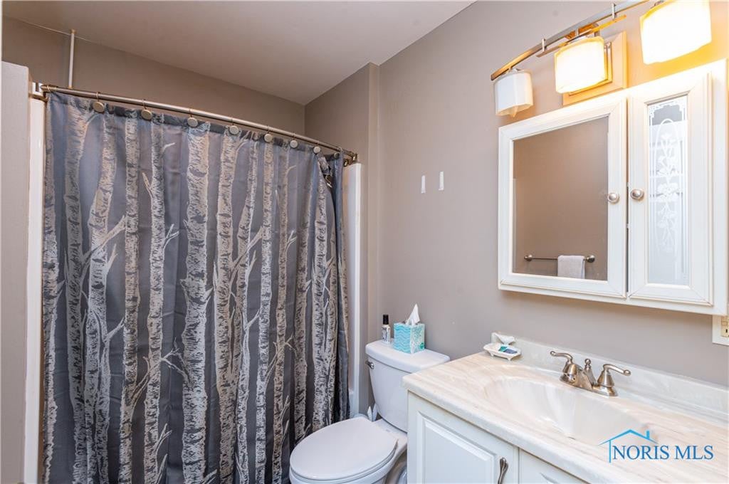 929 Kinder Road Toledo, OH 43615 - Photo 5 of 16 Gallery Image 5