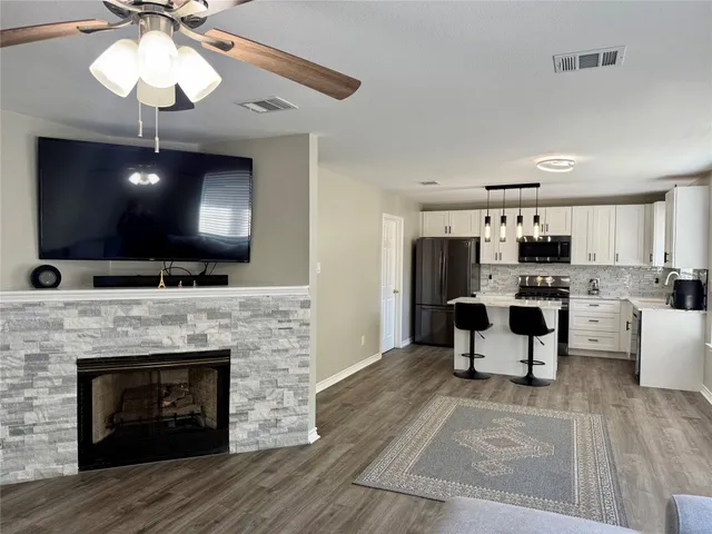 a outdoor view with a sitting space