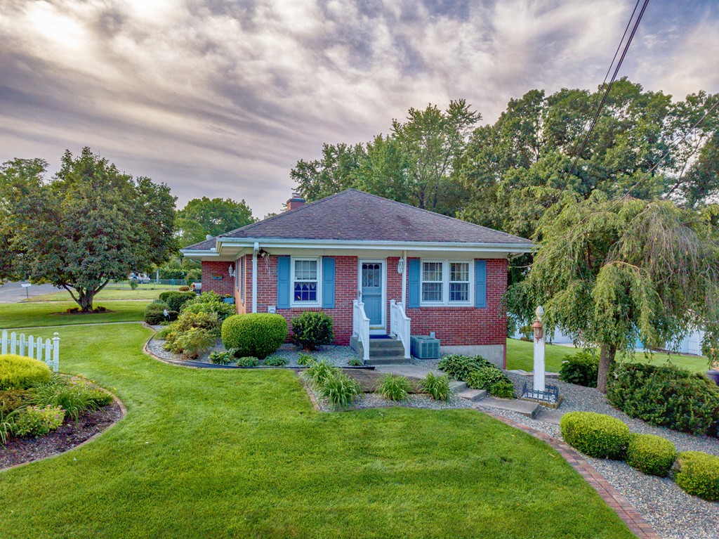 166 Nagle Street Springfield, MA 01151 - Photo 2 of 30 Gallery Image 2