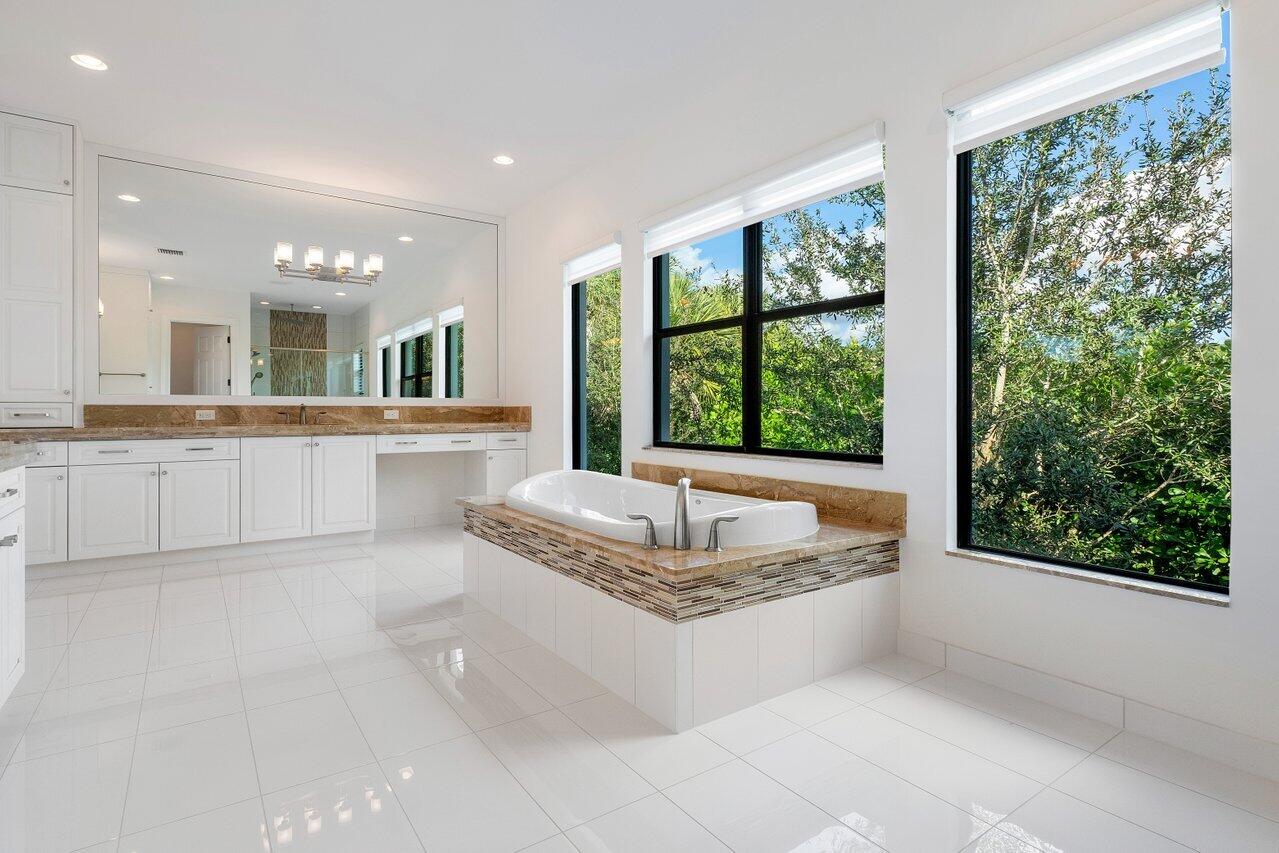 9711 Rennes Lane Delray Beach, FL 33446 - Photo 25 of 42 048-9711RennesLane-DelrayBeach-FL-33446-