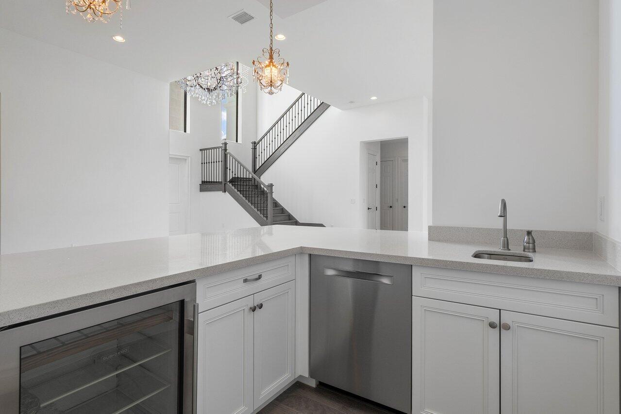 9711 Rennes Lane Delray Beach, FL 33446 - Photo 8 of 42 022-9711RennesLane-DelrayBeach-FL-33446-
