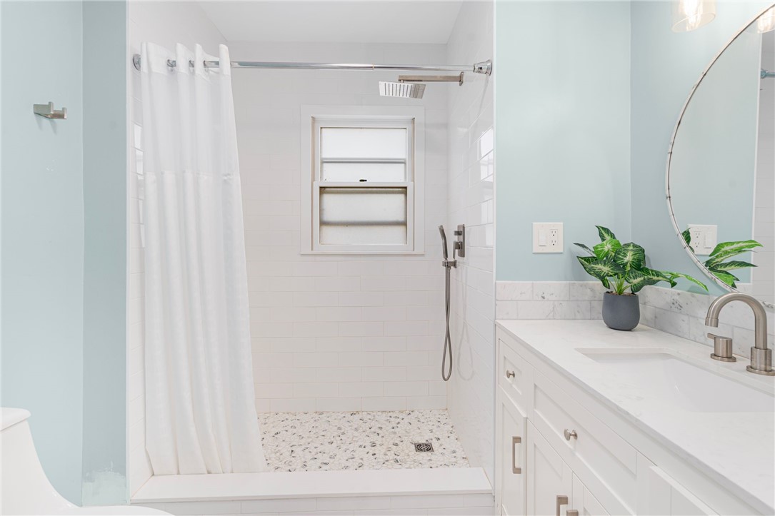 299 Prospect Avenue Middletown, RI 02842 - Photo 26 of 47