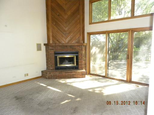 2033 Monday Drive Elgin, IL 60123 - Photo 2 of 9