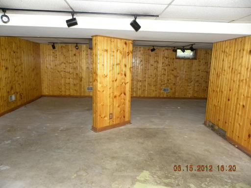 2033 Monday Drive Elgin, IL 60123 - Photo 8 of 9