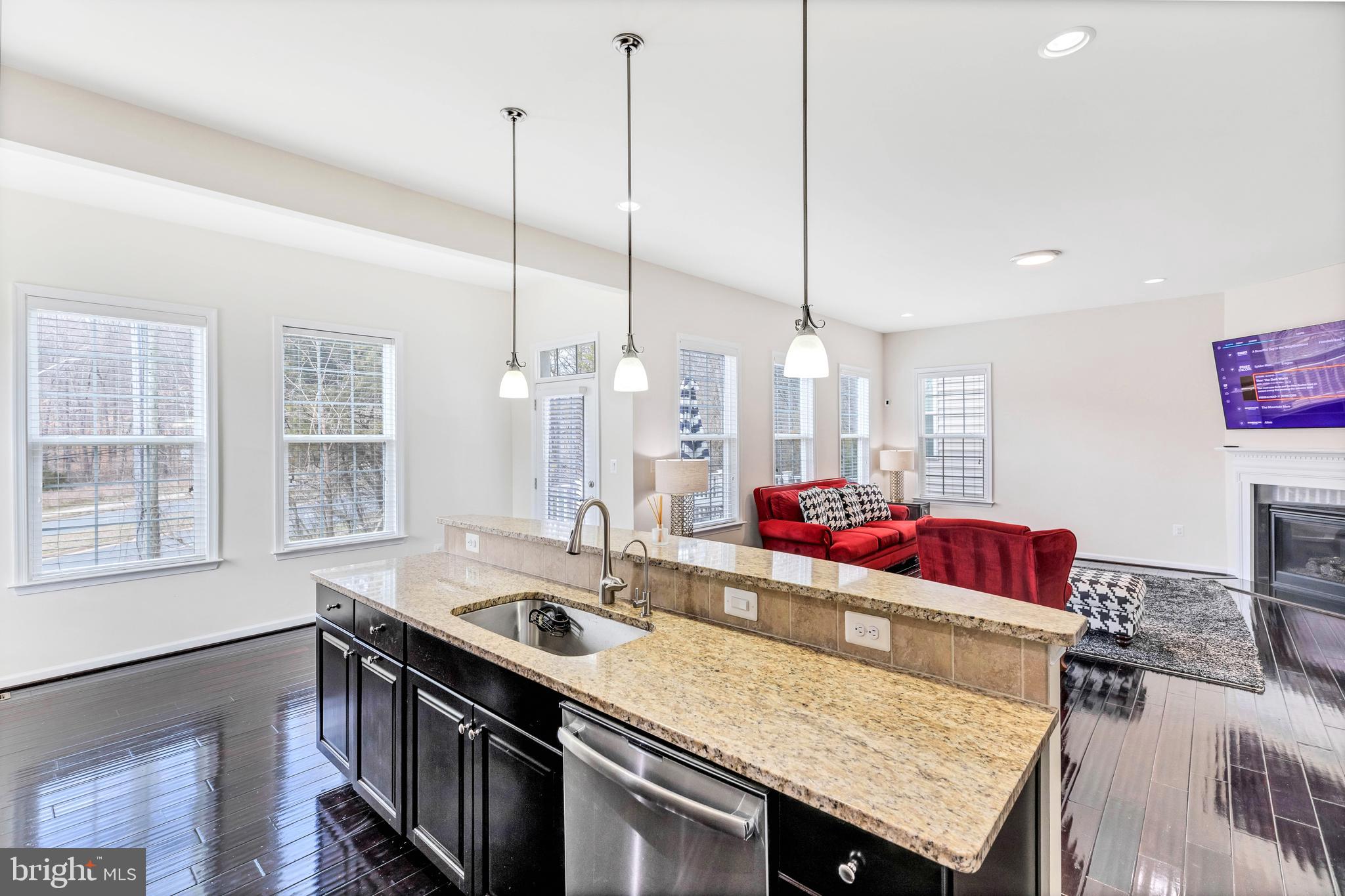 7311 Hayfield Road Alexandria, VA 22315 - Photo 12 of 42