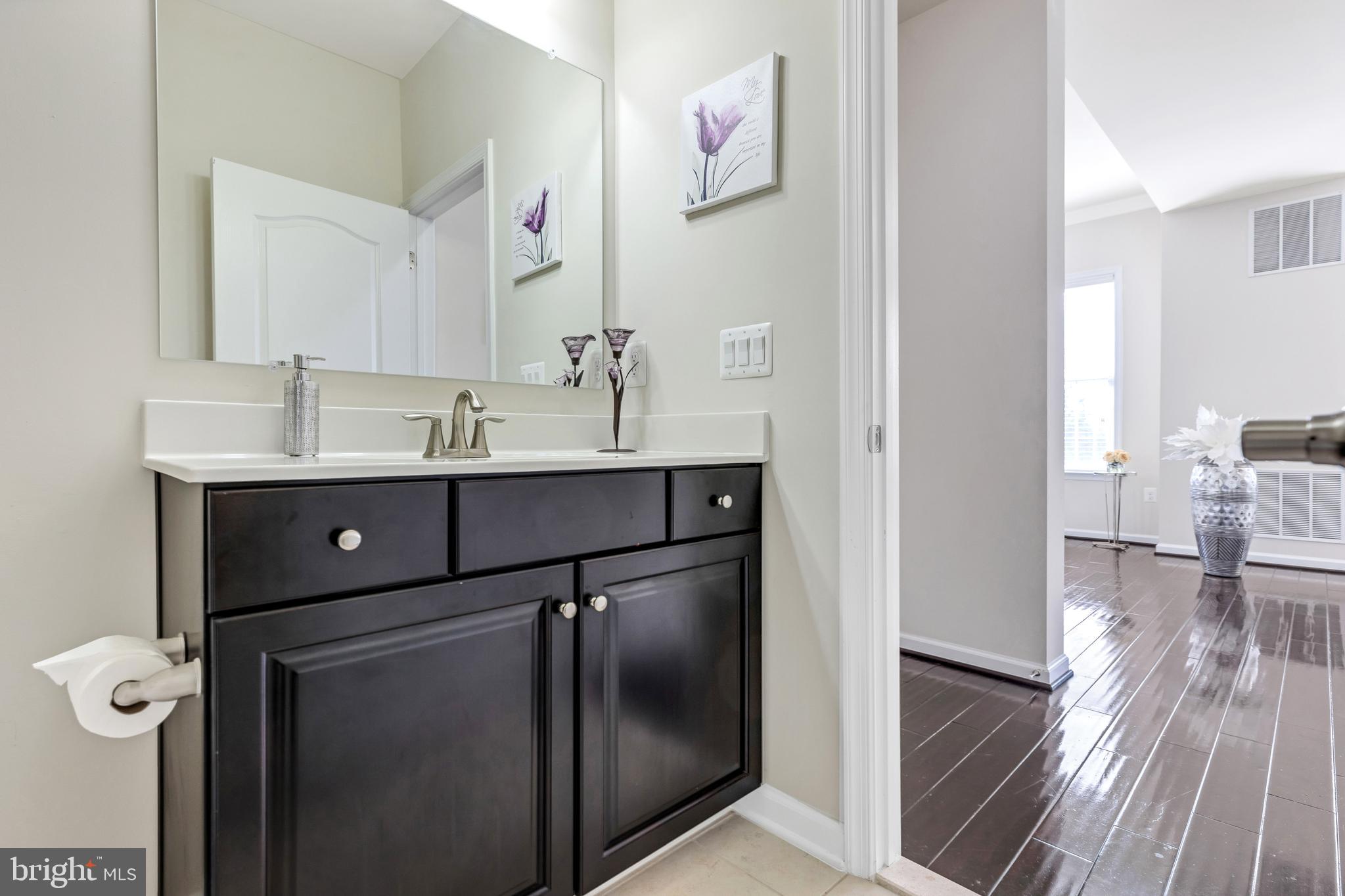 7311 Hayfield Road Alexandria, VA 22315 - Photo 6 of 42