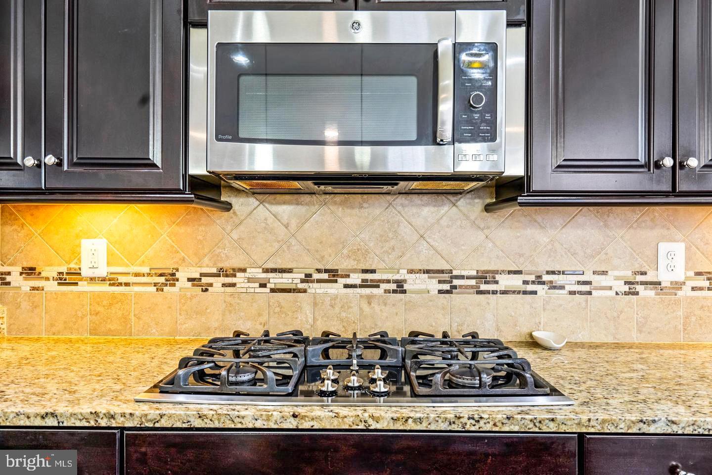 7311 Hayfield Road Alexandria, VA 22315 - Photo 10 of 42