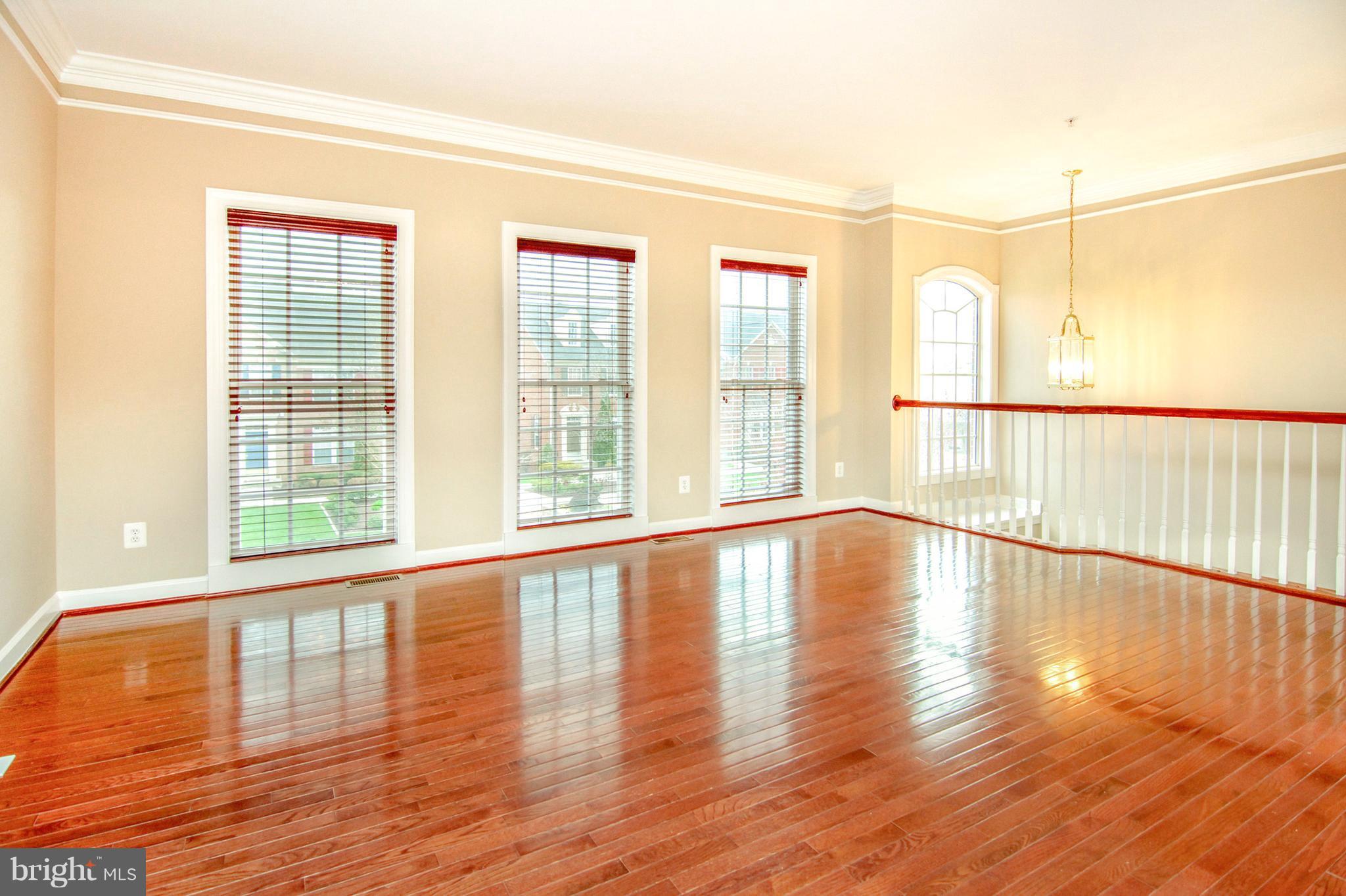 5146 Key View Way Perry Hall, MD 21128 - Photo 3 of 27 Living Room