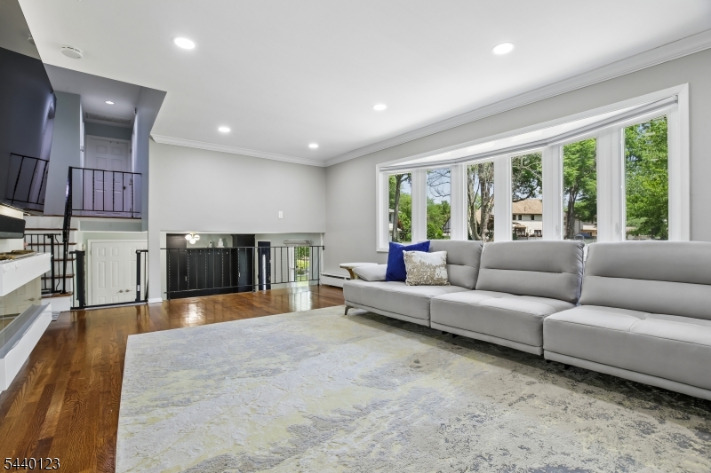 22 Woodhaven Road Parsippany, NJ 07054 - Photo 15 of 49