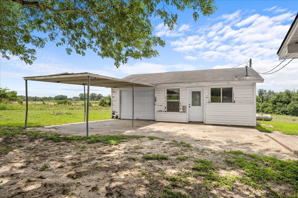 4228 Fm 390 Road West Burton, TX 77835 - Photo 22 of 25