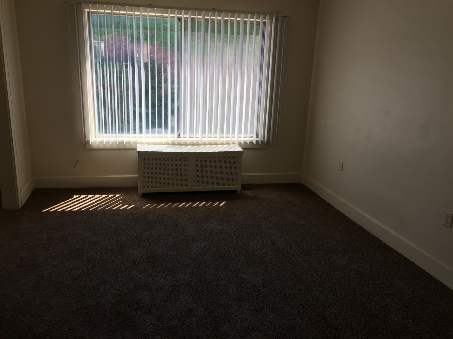 133-39 West Ridge Road Gary, IN 46408 - Photo 19 of 25 a room with a window