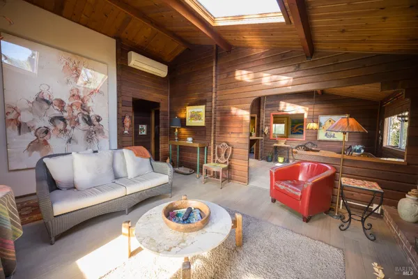 $899,000 | 28678 River Road, Cloverdale, CA 95425