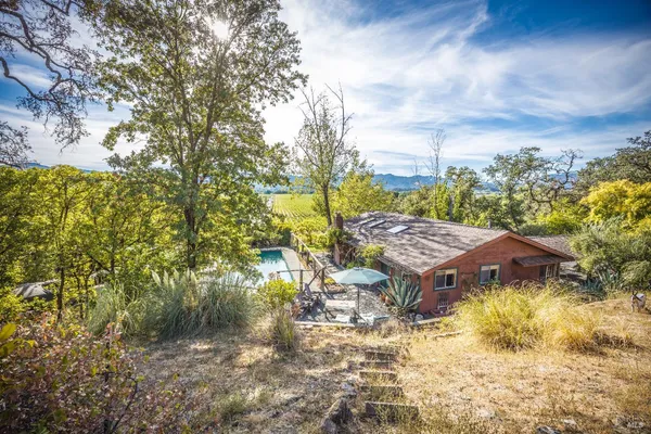 $899,000 | 28678 River Road, Cloverdale, CA 95425