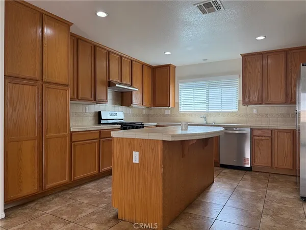 $3,400 | 506 North Placer Privado, Ontario, CA 91764