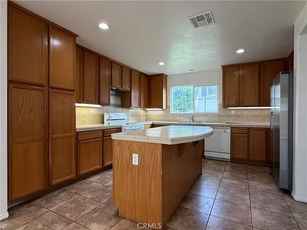 $3,400 | 506 North Placer Privado, Ontario, CA 91764