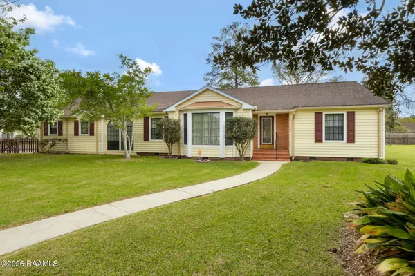 $269,900 | 107 MacArthur Drive, Sunset, LA 70584