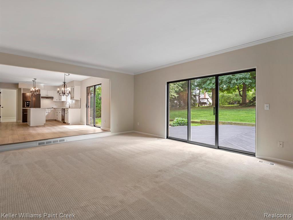 319 Lake Forest Road Rochester Hills, MI 48309 - Photo 16 of 42