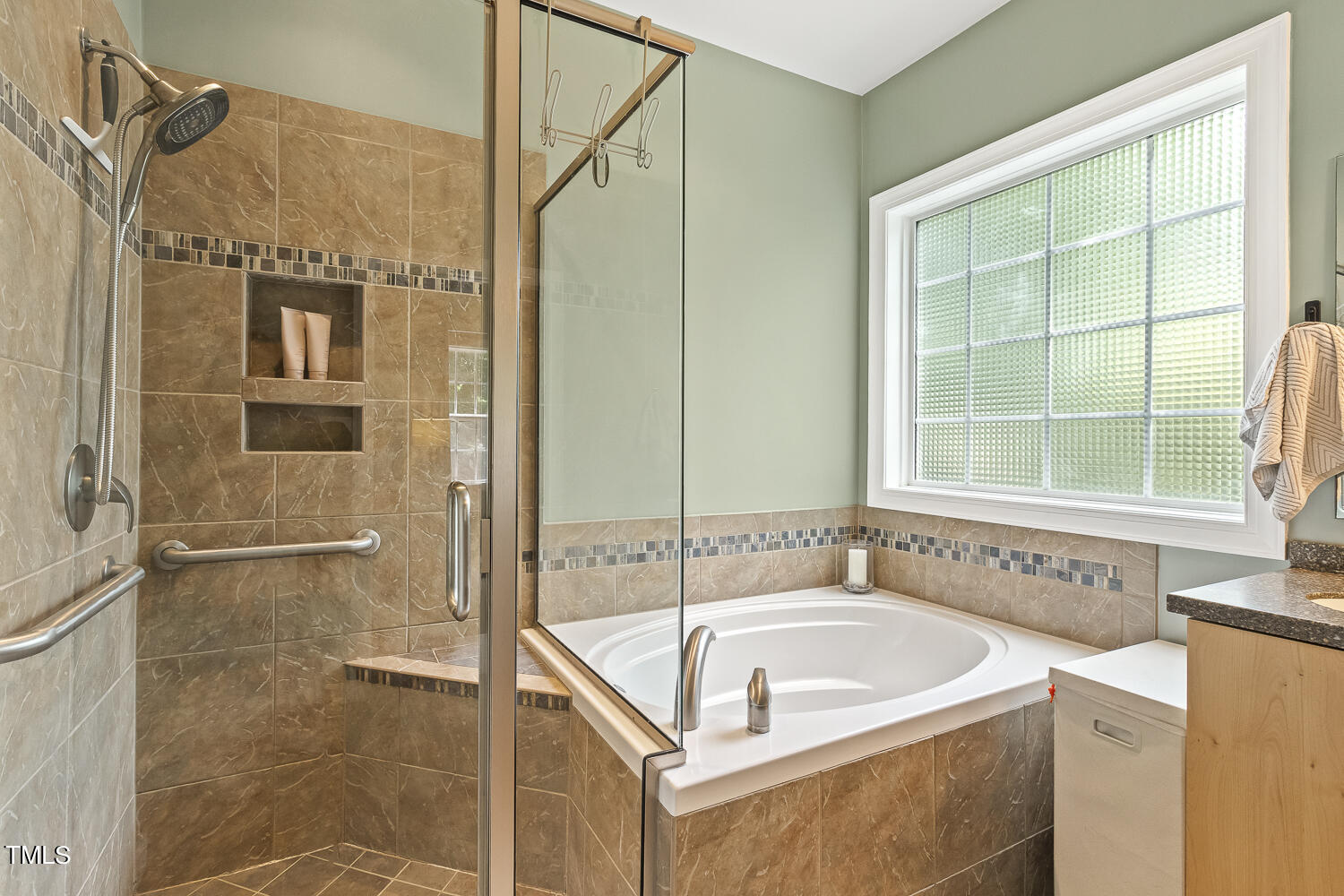 6409 Nowell Pointe Drive Raleigh, NC 27607 - Photo 22 of 29 136