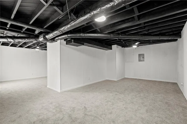 a view of utility room