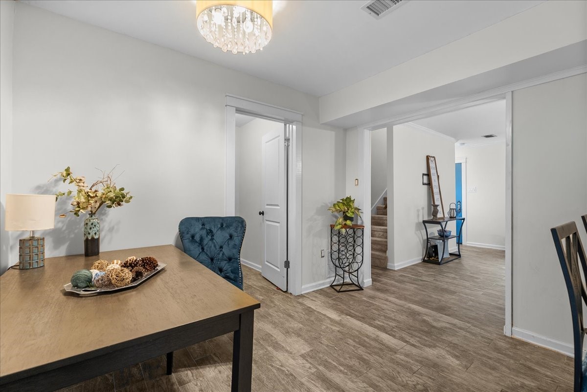1572 Silverpines Road, Unit 572 Houston, TX 77062 - Photo 8 of 37 A great layout for the first floor allows for great flow and room for family or friends to visit, hang out, and feel comfortable in the space.