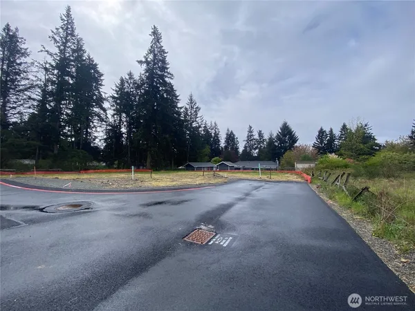 $520,000 | 16021 67th Avenue East, Puyallup, WA 98375