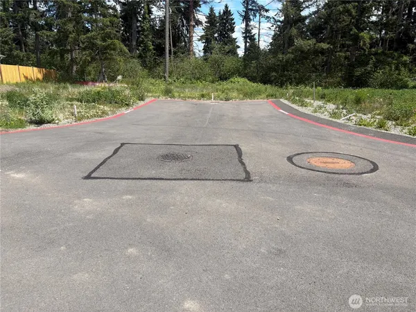 $520,000 | 16021 67th Avenue East, Puyallup, WA 98375