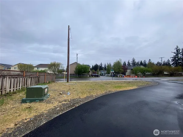 $520,000 | 16021 67th Avenue East, Puyallup, WA 98375