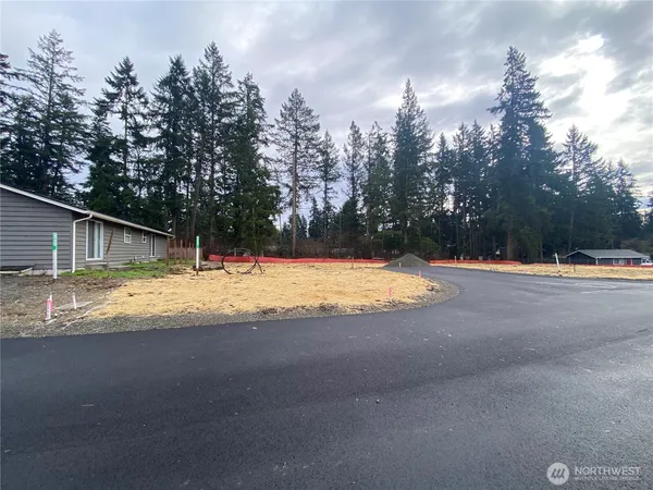 $520,000 | 16021 67th Avenue East, Puyallup, WA 98375