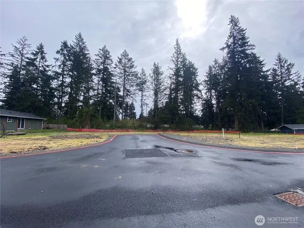 $520,000 | 16021 67th Avenue East, Puyallup, WA 98375