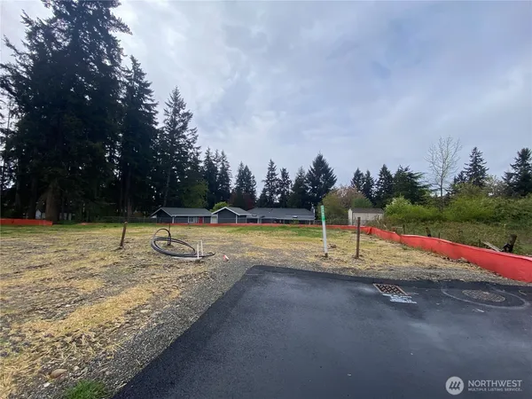 $520,000 | 16021 67th Avenue East, Puyallup, WA 98375