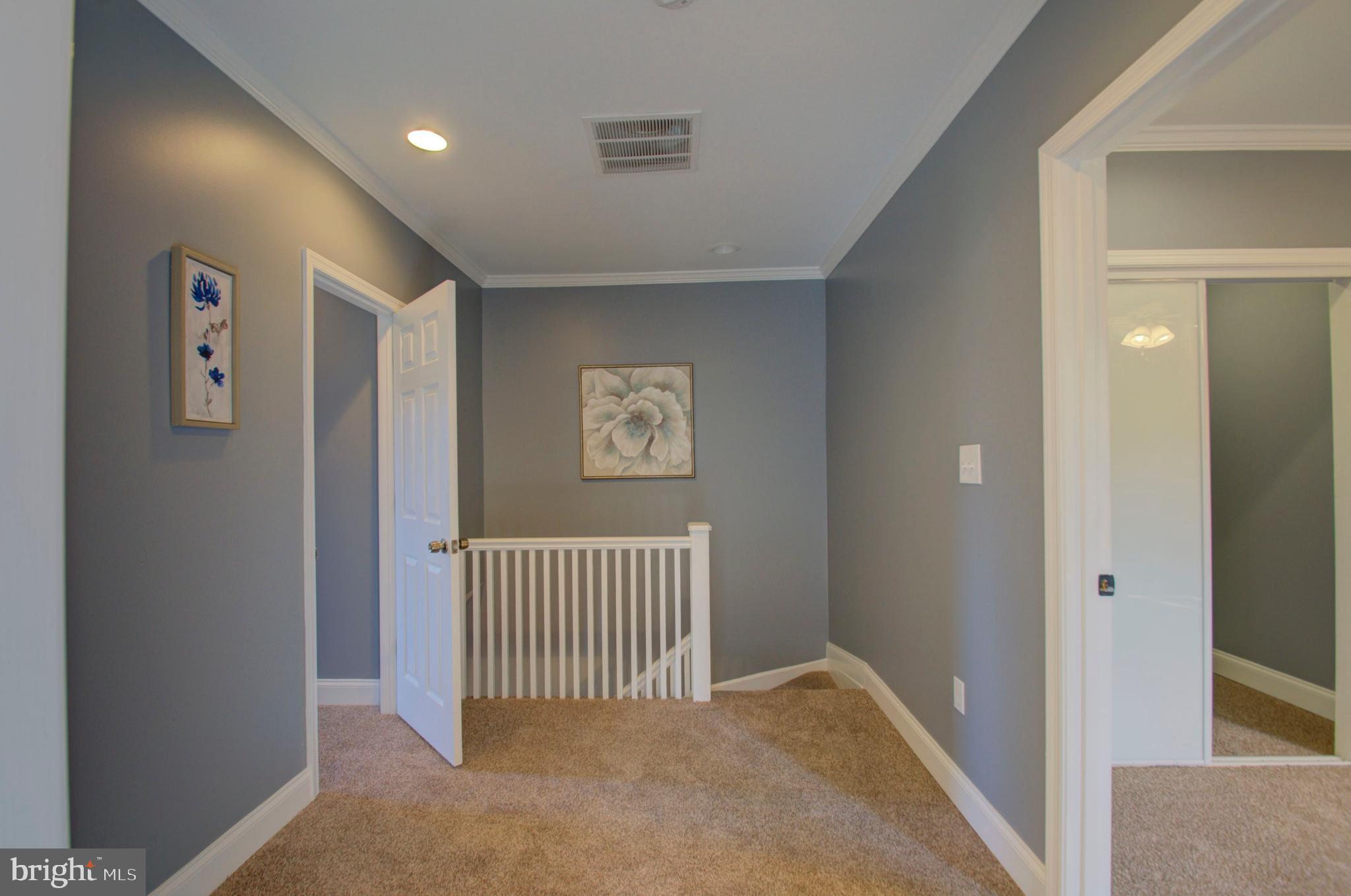4626 Rokeby Road Baltimore, MD 21229 - Photo 20 of 27 Upper Level Hallway