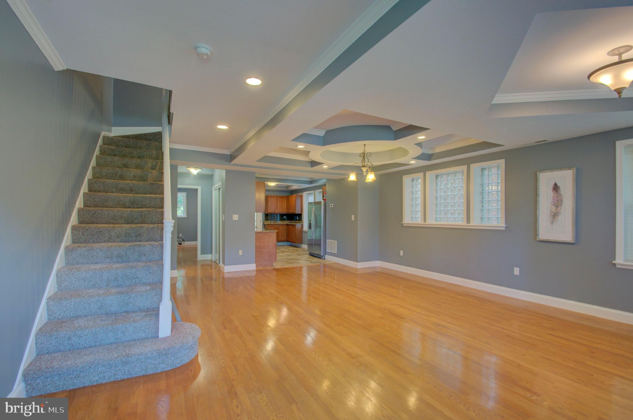 4626 Rokeby Road Baltimore, MD 21229 - Photo 4 of 27 Living Room Entrance