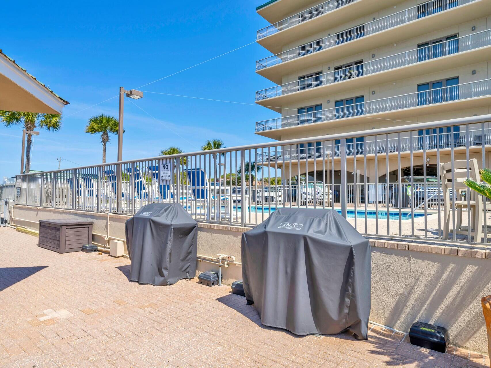 5 Calhoun Avenue, Unit 203 Destin, FL 32541 - Photo 49 of 67 SMPW Gas Grills