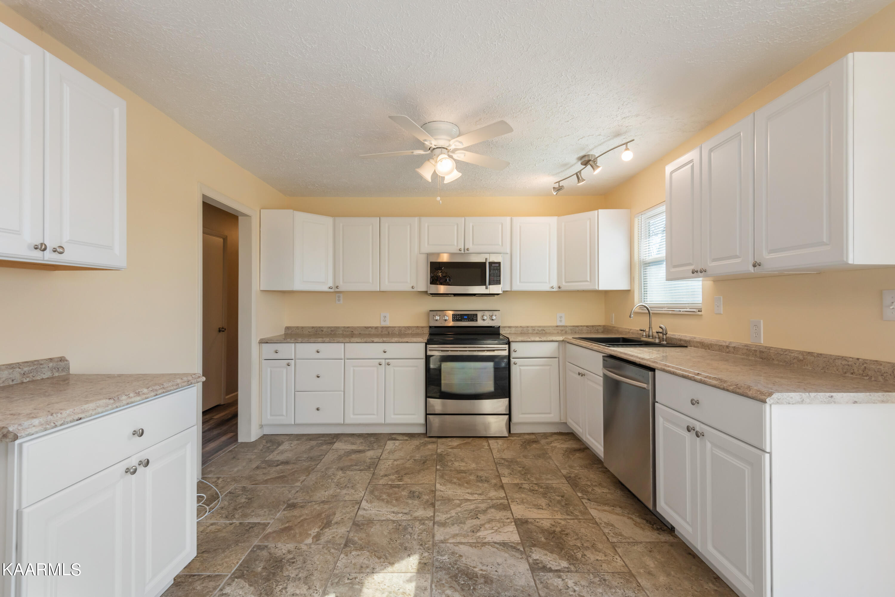 111 North Seneca Road Oak Ridge, TN 37830 - Photo 14 of 42 111 N Seneca Rd-22