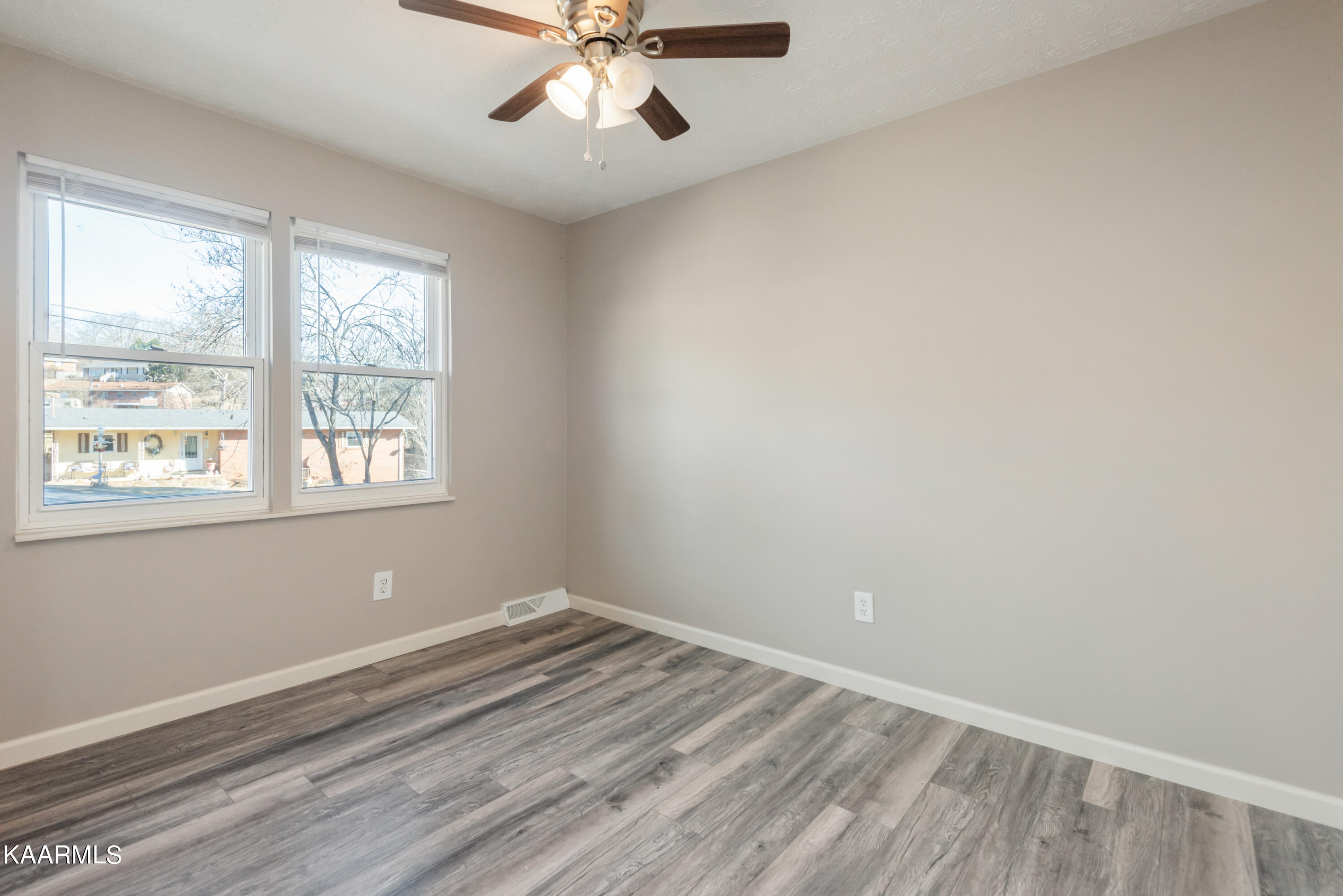 111 North Seneca Road Oak Ridge, TN 37830 - Photo 20 of 42 111 N Seneca Rd-29