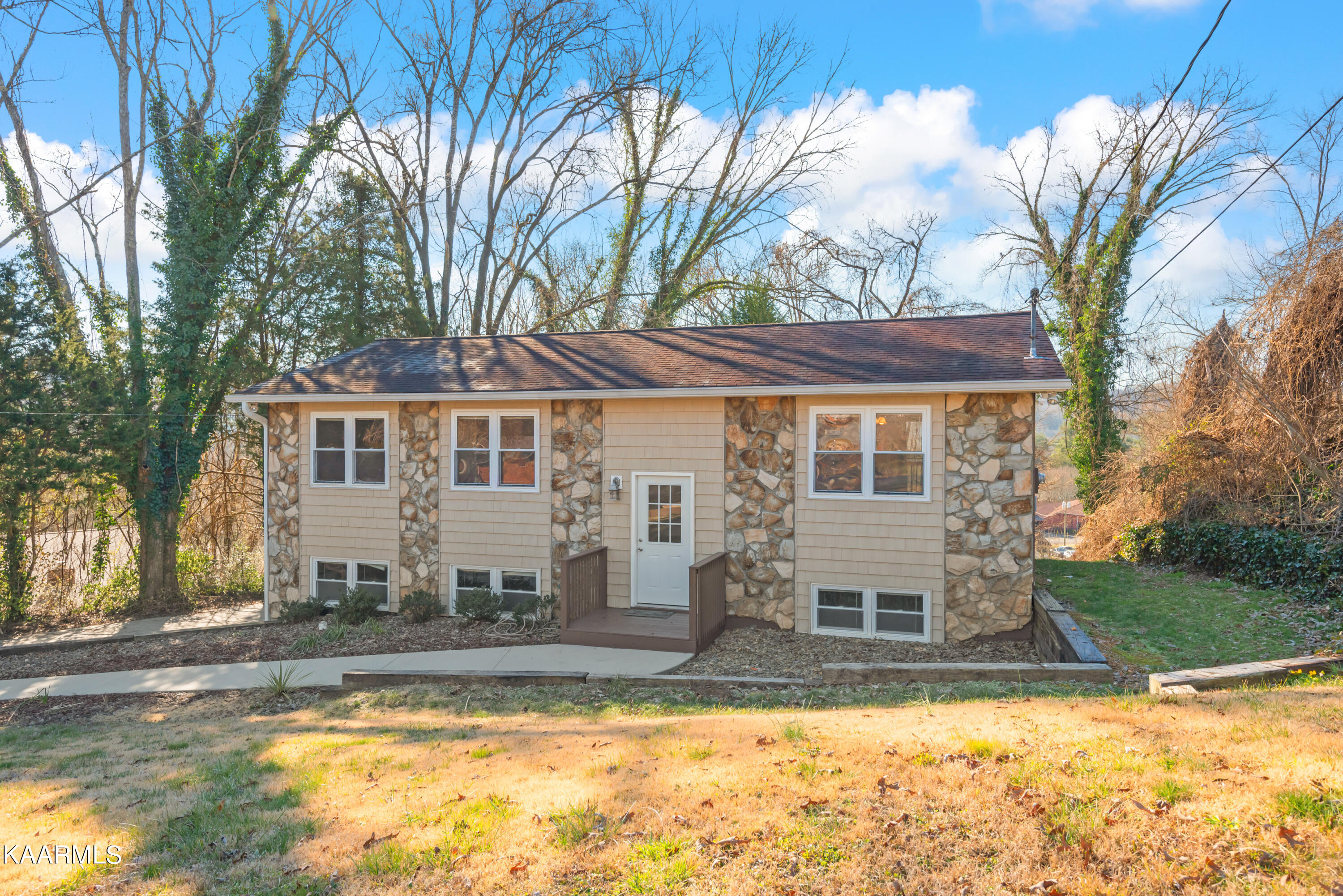 111 North Seneca Road Oak Ridge, TN 37830 - Photo 6 of 42 111 N Seneca Rd-4
