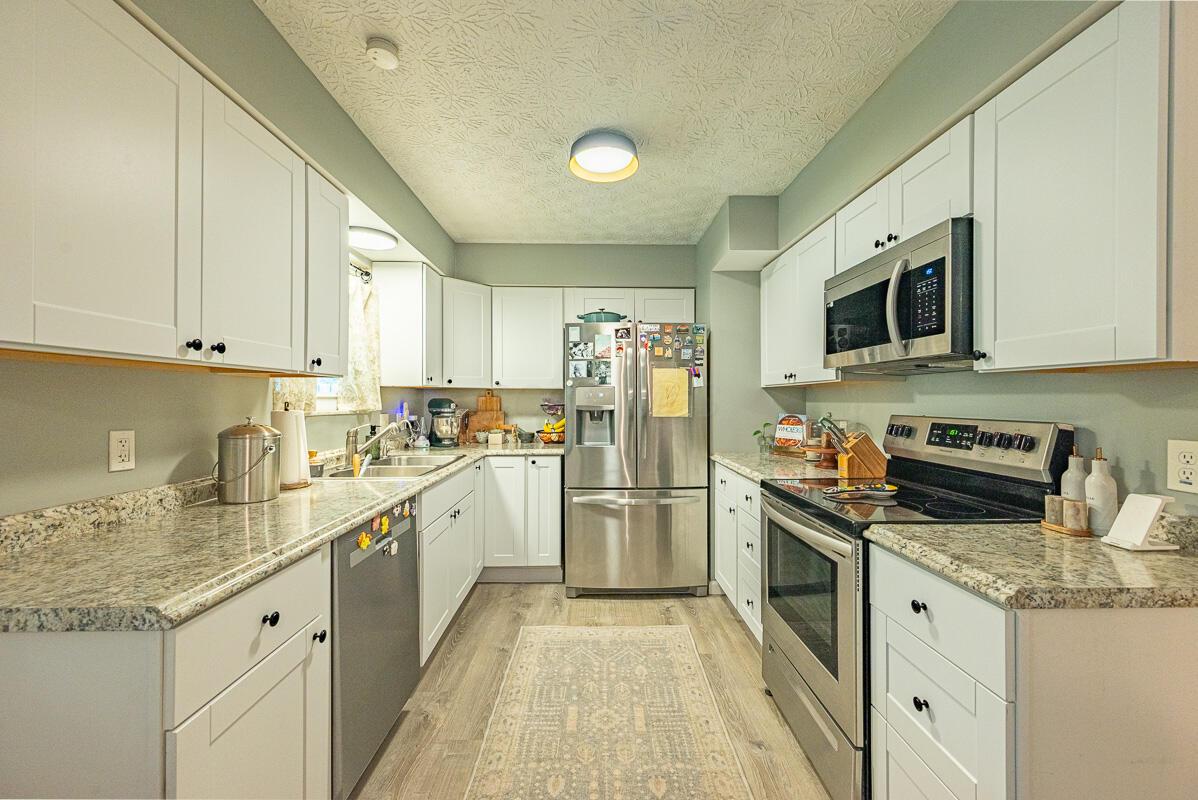 2099 White Road Grove City, OH 43123 - Photo 12 of 51 Kitchen