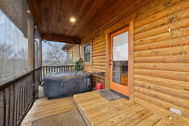 $300,000 | 185 Blackhawk Court, Waverly, TN 37185