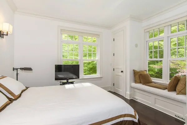 $80,000 | 40 Deep Woods Lane, Amagansett, NY 11930