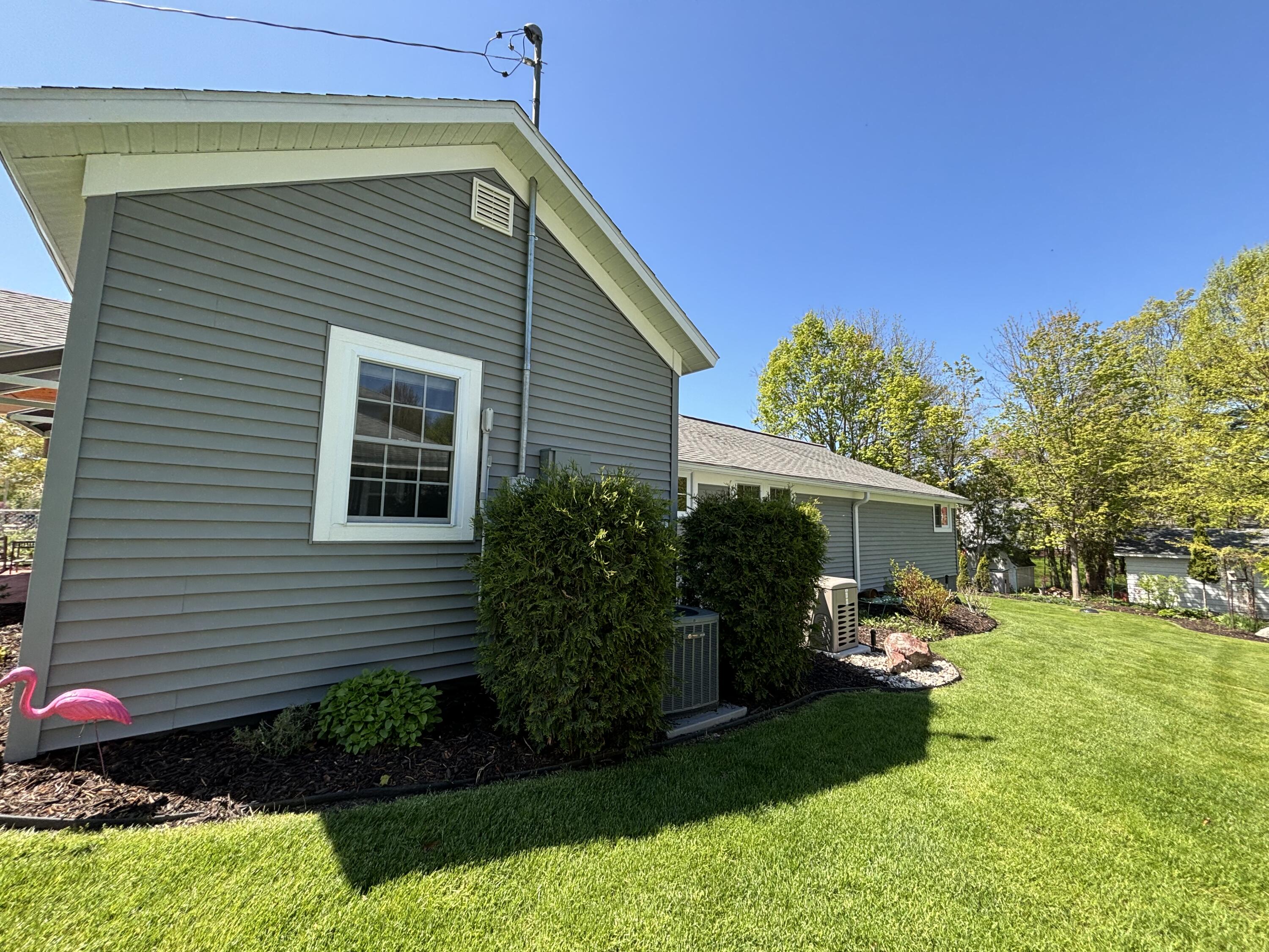360 3rd Street Pentwater, MI 49449 - Photo 11 of 38 IMG_1293