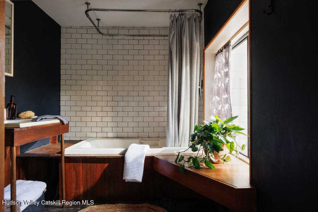 209-211 Fish Creek Road Saugerties, NY 12477 - Photo 21 of 47 209-211-Fishcreek-Rd-Saugerties-NY-Catsk